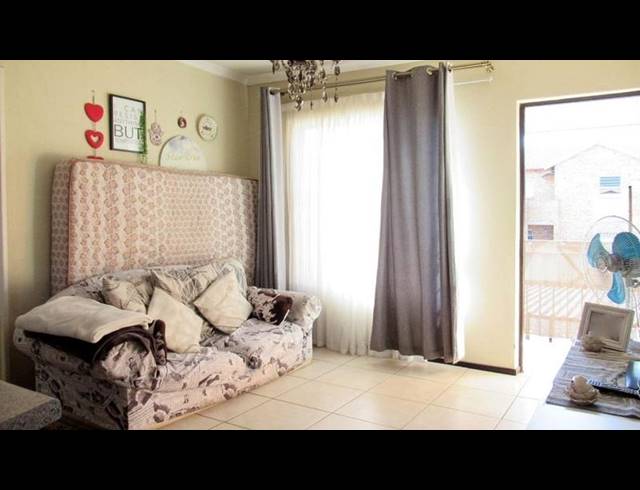 2 BEDROOM APARTMENT FOR SALE IN HONEYPARK